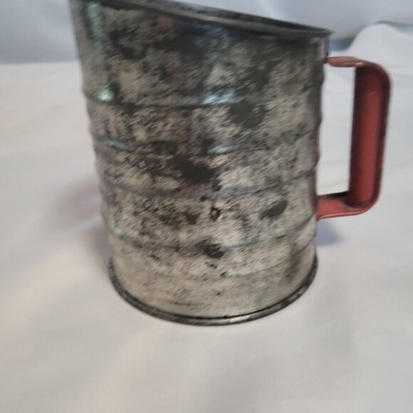 Vintage Nesco Visible Measure Flour Sifter - Picture 6 of 12